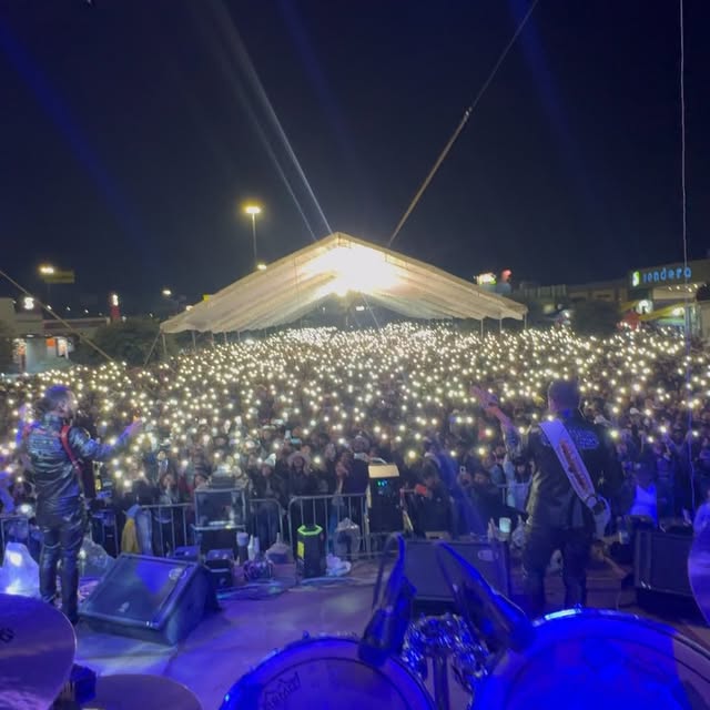 Luis Gerardo Sanchez: Muchas gracias Toluca, con estas bendiciones nos vamos de vacaciones unos días 🙏🏻🙏🏻🙏🏻 #Musica #losbuitres #culiaca