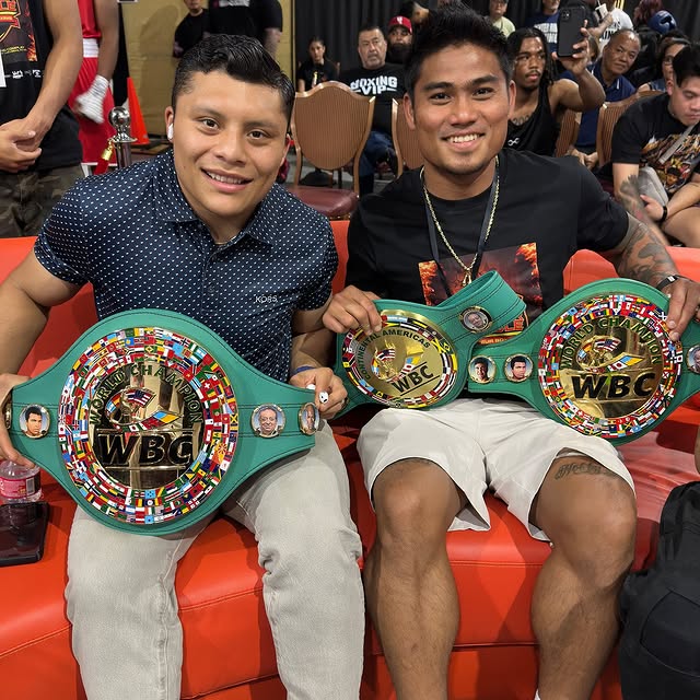 Isaac Cruz: @isaacpitbullcruz mi hermano @wbcmoro @wbcboxing @wbc_usa @knuckleheadsean #WBC