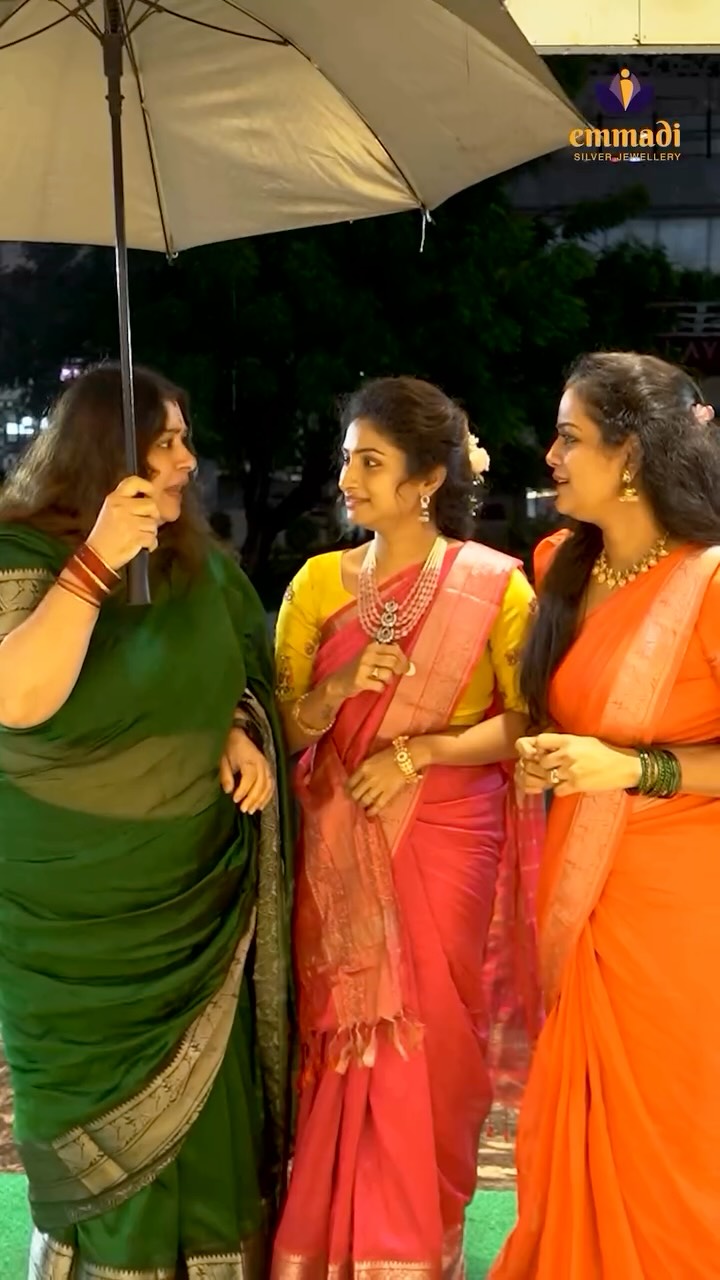 Gali Maheshwari: Varsham lo kuda vadhalani shopping 😍❤️🧿🙈
This Shravanam, bring your ₹1 and take home Gold! ✨
From July 27th to Augus