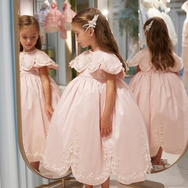Bibiona: Pink taffeta dress decorated with handmade embroidery “lilies of the valley”
#couture #bibiona #handmadeembroidery