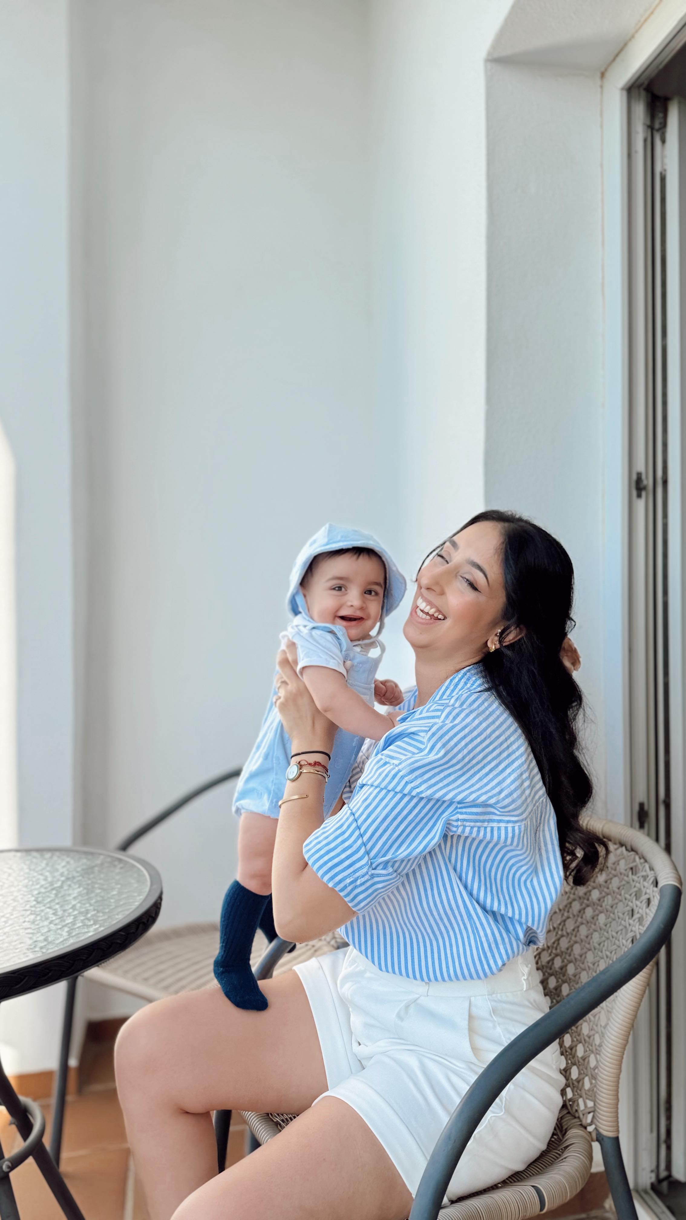 Joana Espírito Santo: That’s my baby and we are matching look. 🩵😍
Como é que se resiste a este meu bebé?!
