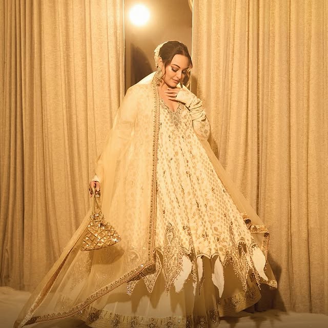 ITRH: Sonakshi Sinha (@aslisona) wears our white suit set, adorned with gold embroidery and paired with an airy dupatta — a vi