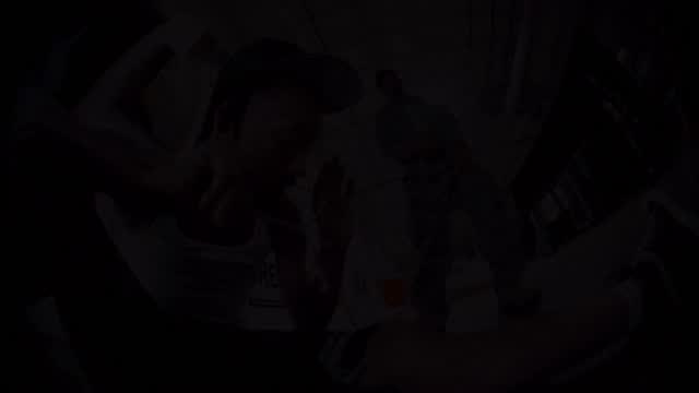 Stunna 4 Vegas: I’m back boomin I’m bunkin diamonds hitting in ya face 🏚️
LINK IN MY BIO