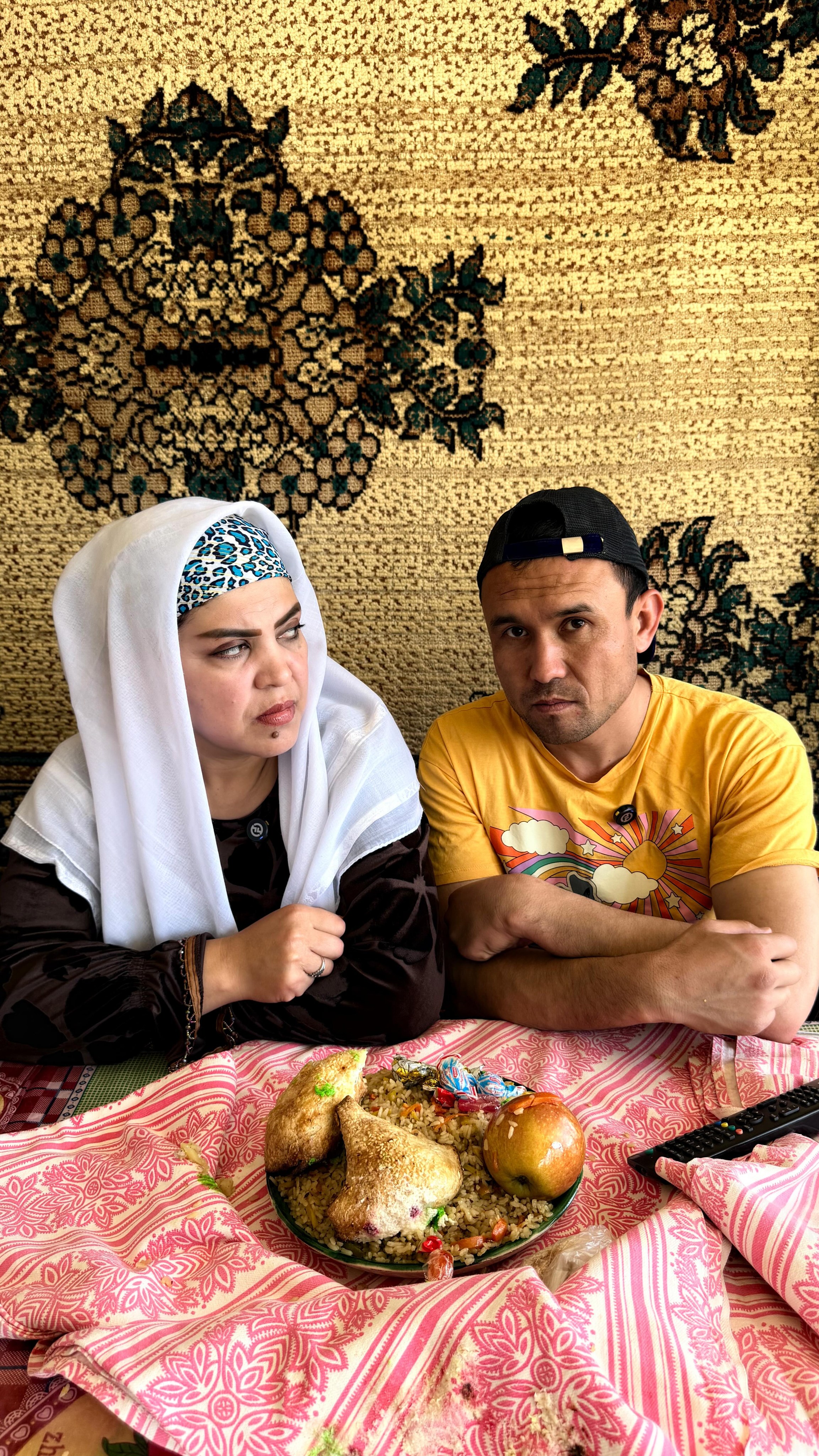 O'tkir Shodmonov: ONALARIMIZ BOR BO’SIN ❤️ TAYOQLARIYAM😁👇🏻
______________
KIMGA JO’NATISHNI BILASIZLARA📲✊🏻