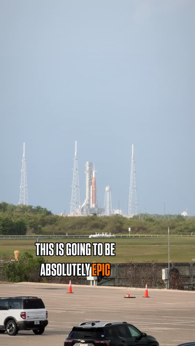 Tim Dodd: Check out this rainbow at T-48 hours from NASA launching humans to the moon with #Artemis2 !!!!