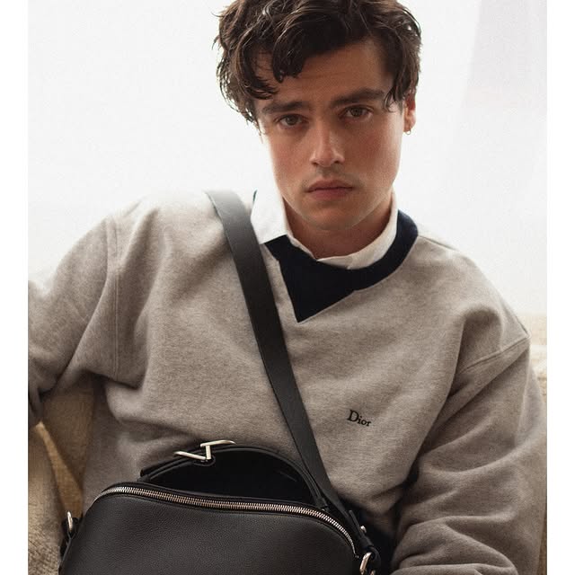 Felix Mallard: This Must Be the Place 🖤 @Dior #DiorFall26
📷: @zoecramond
@hairbycandicebirns
