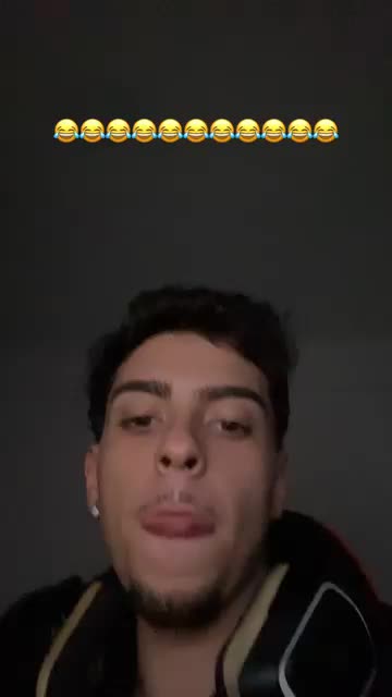 Lucas Santana: kkkkkk mlk terrível #fy