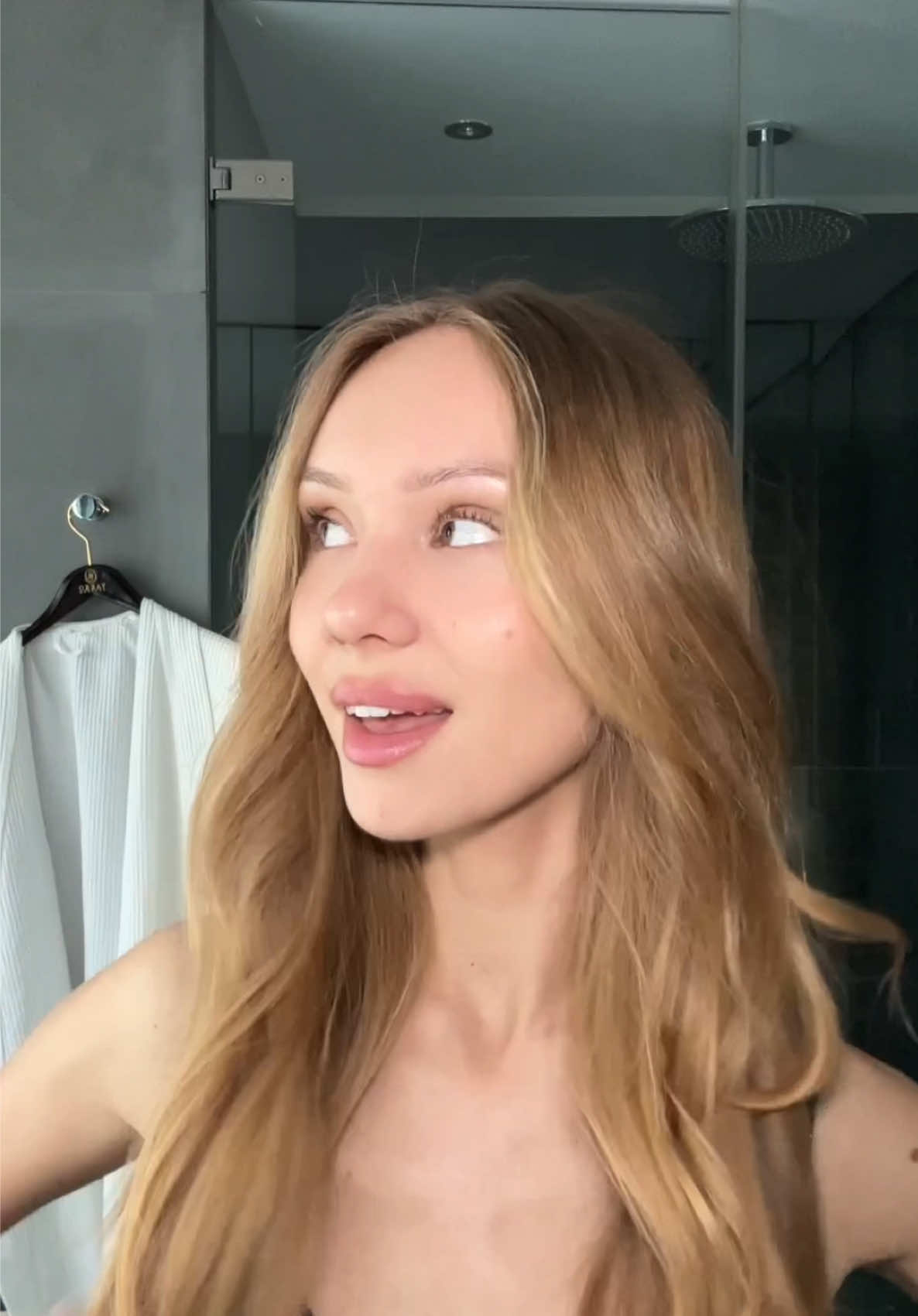 Jenya: Güne hazırlanırken cilt bakım rutinim🧖🏼♀️✨ @becosmetics #öneri #gift