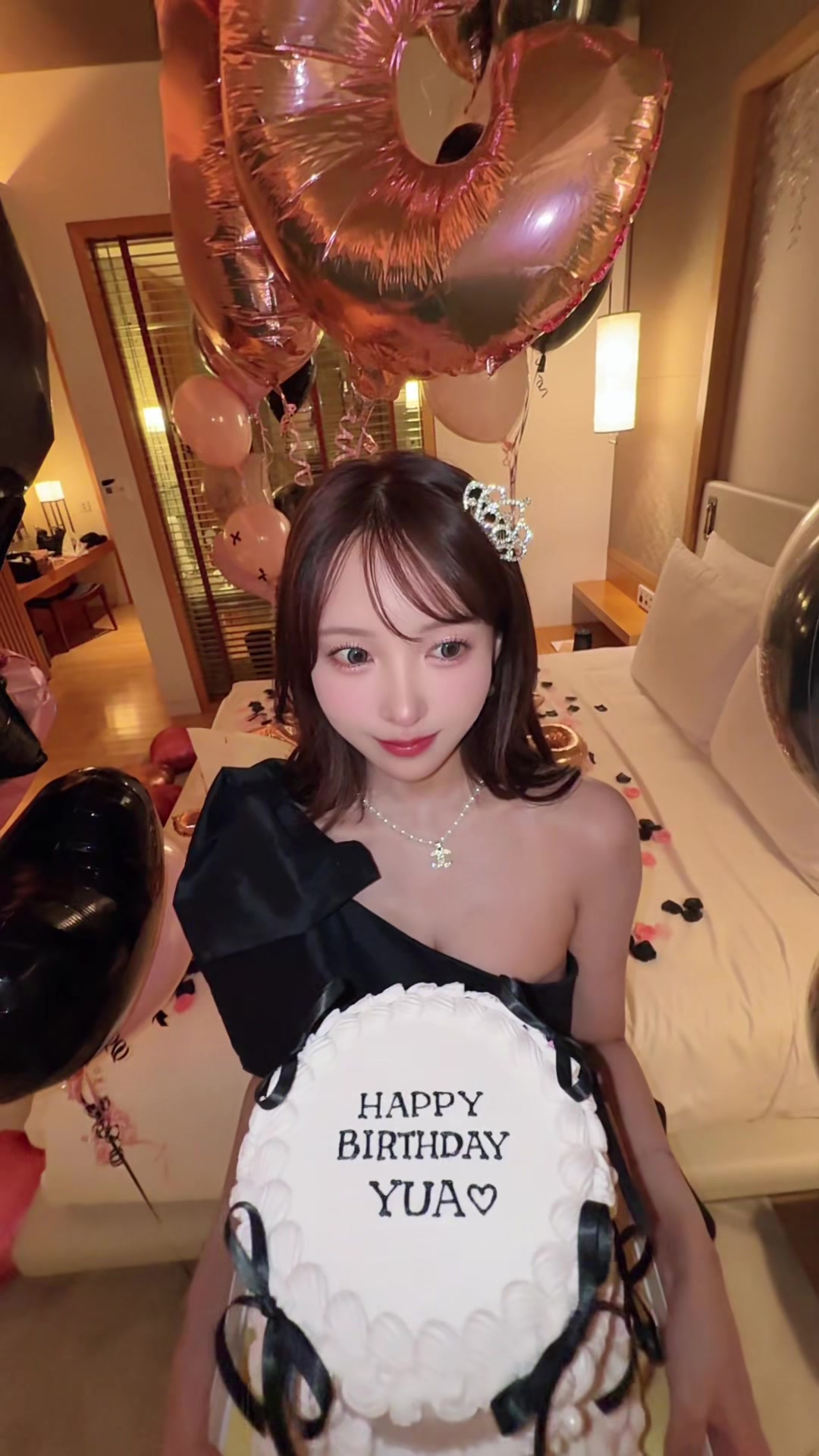 三上悠亜: 32歳になりました👶🏻🎀🎂#happybirthday