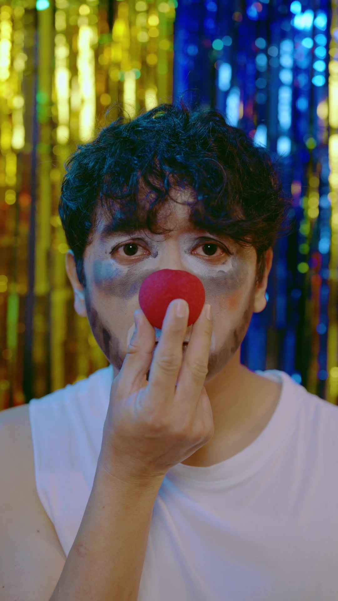 Ronald Hernández: “Ojitos Mentirosos” 🎬 Guion y dirección: Ron Hernández 🧾 Asistente de producción: @UnaKathy 🎥 DP: @FerUniverse 🎥 A