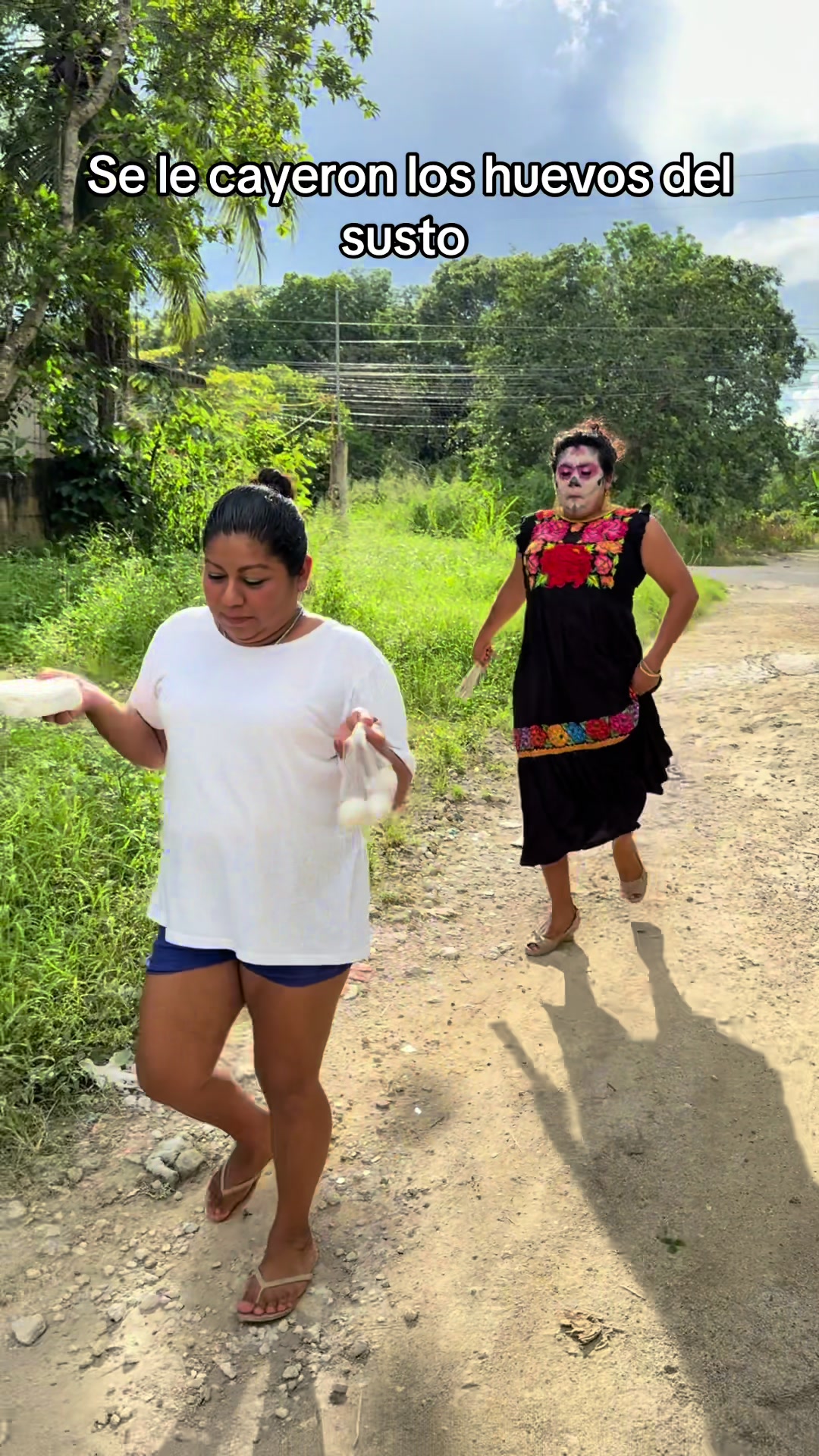 Doña Catalina la Diva del P: Se le cayeron los huevos del susto #doñacataydominga #doñacata #comedia