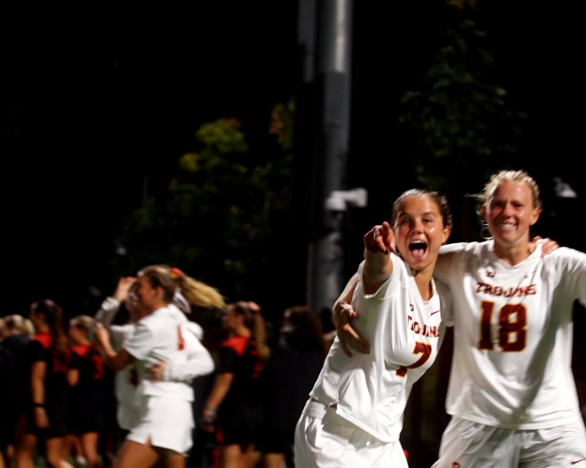 USC Women's Lacrosse: FIGHT ON ✌️ https://t.co/ay1EuxGiCL