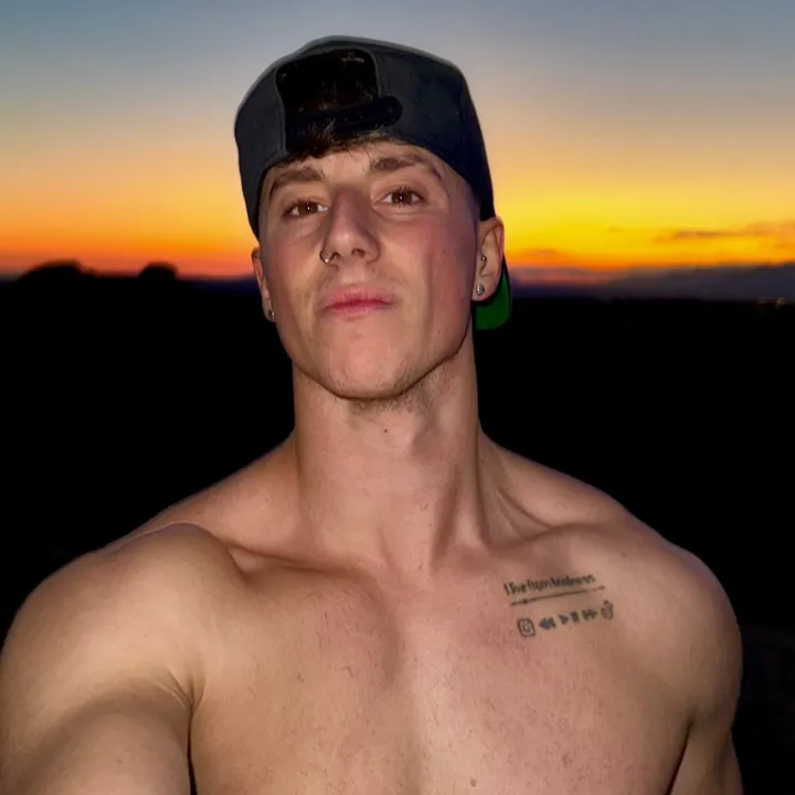 Adrián Romero