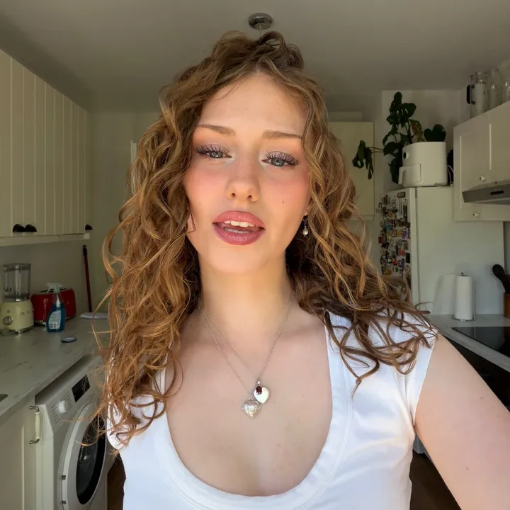 Yana Clare