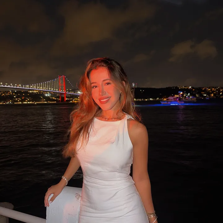 Esra Dönmez