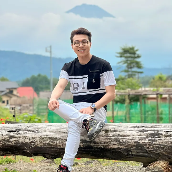 Dr. Richard Lee