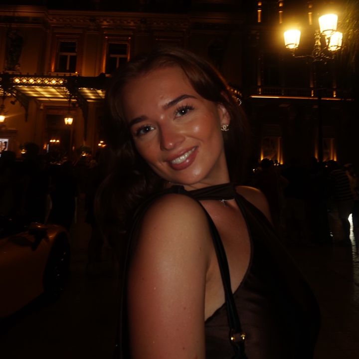 Hollie