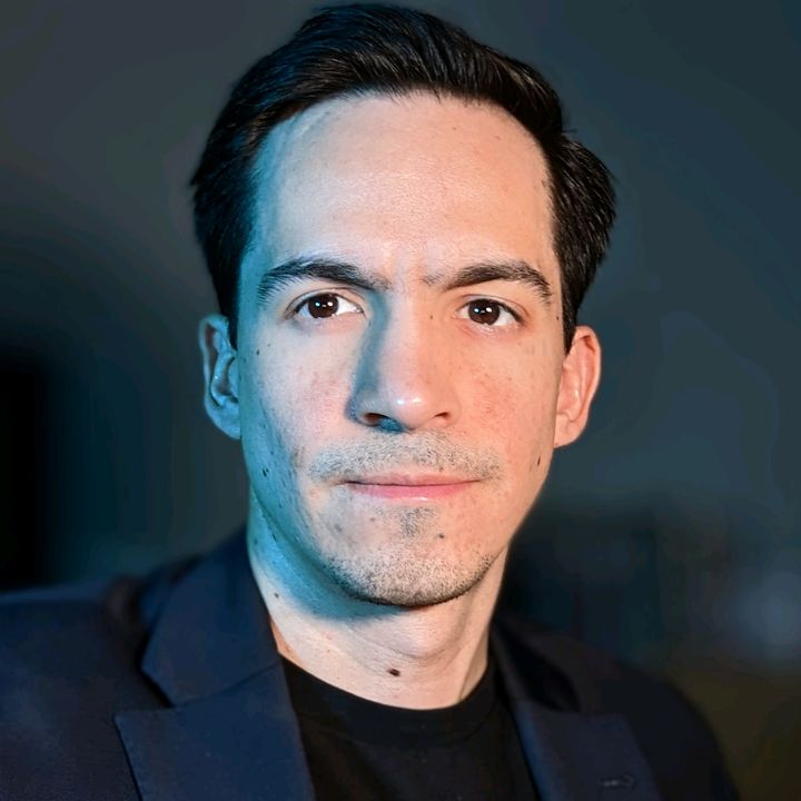 Héctor Stone