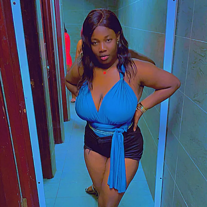 Nana Akua Standwell