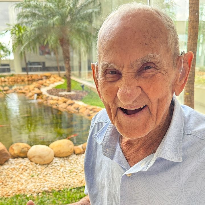 Caio e o vovô Anesio