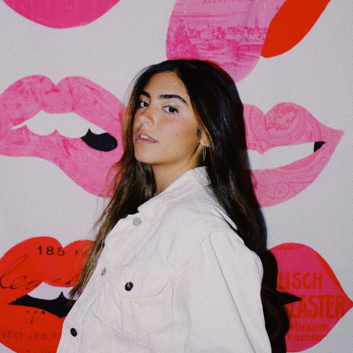 SOFIA OLIVERA