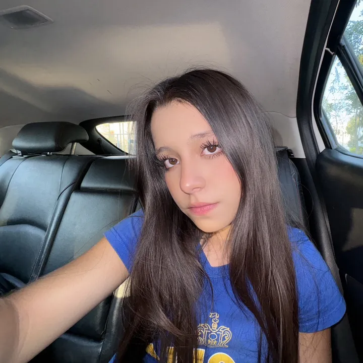 Danna Flores